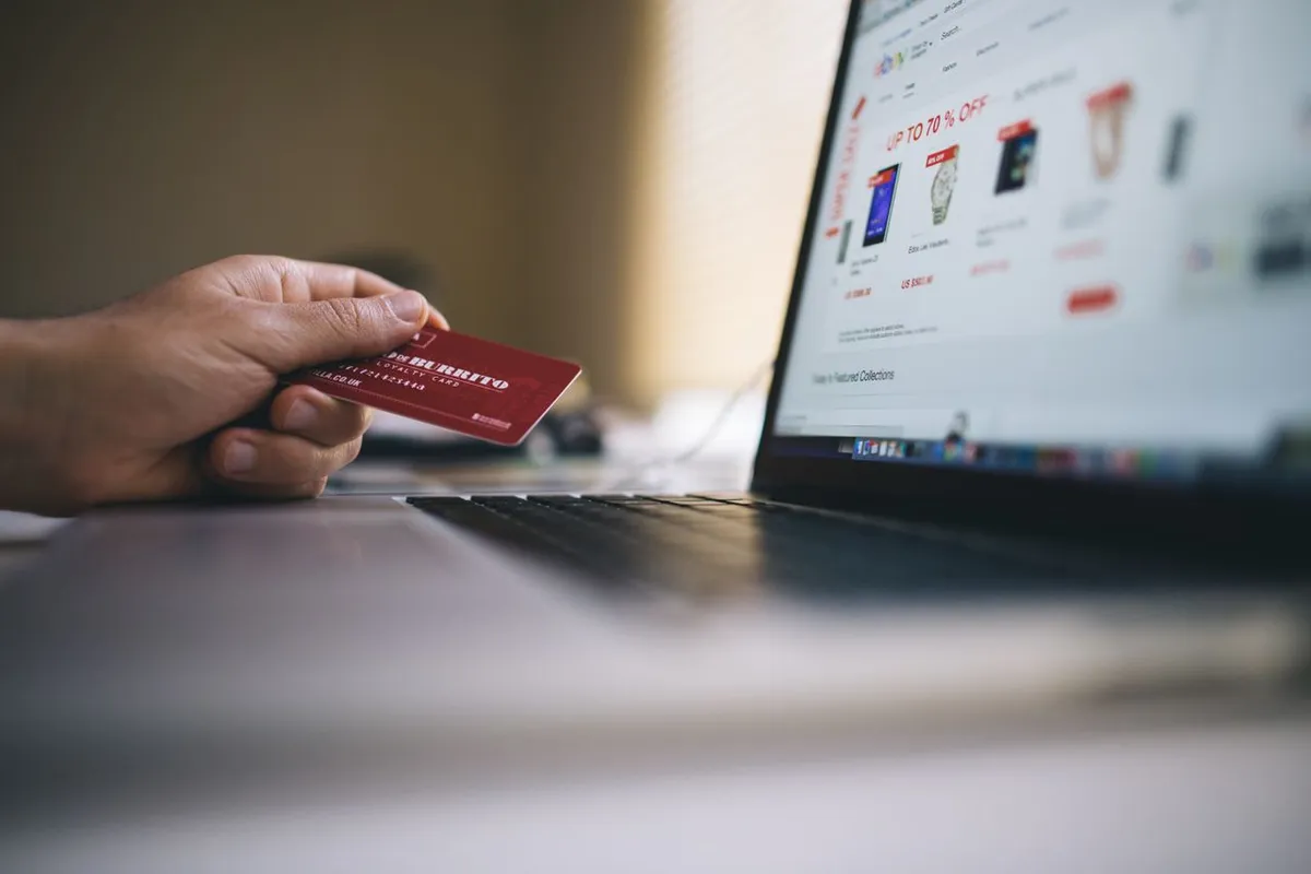 Headless ecommerce software engineering: high-speed storefronts, multi-warehouse ERP inventory sync, and checkout flows