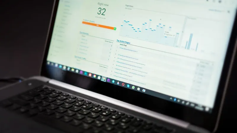SEO growth chart on screen for B2B visibility plan