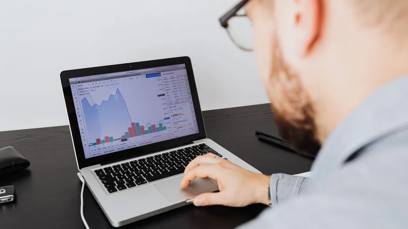 Real-time SaaS analytics dashboard with charts and reports